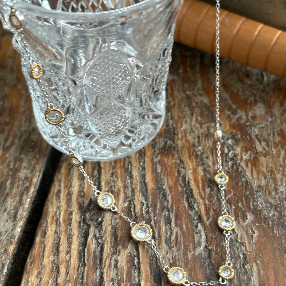 Elle minimalist necklace
